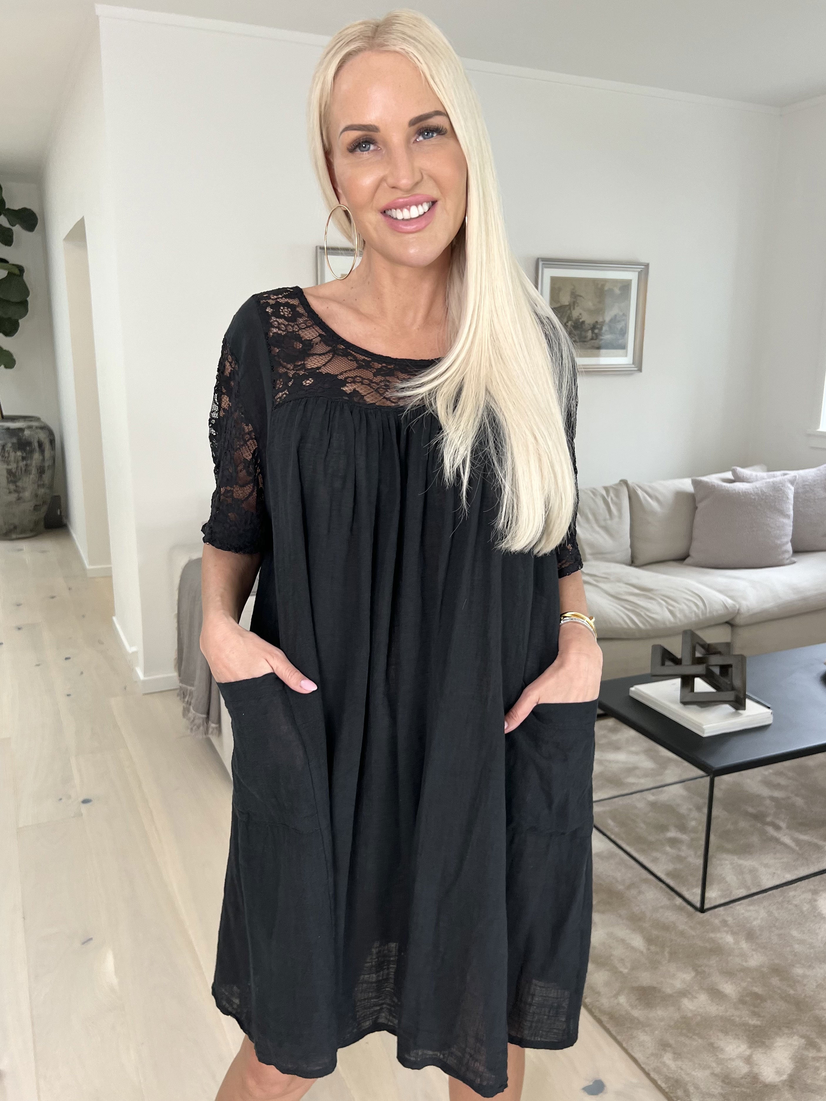 Lovisa - Sød bomuldskjole med lommer